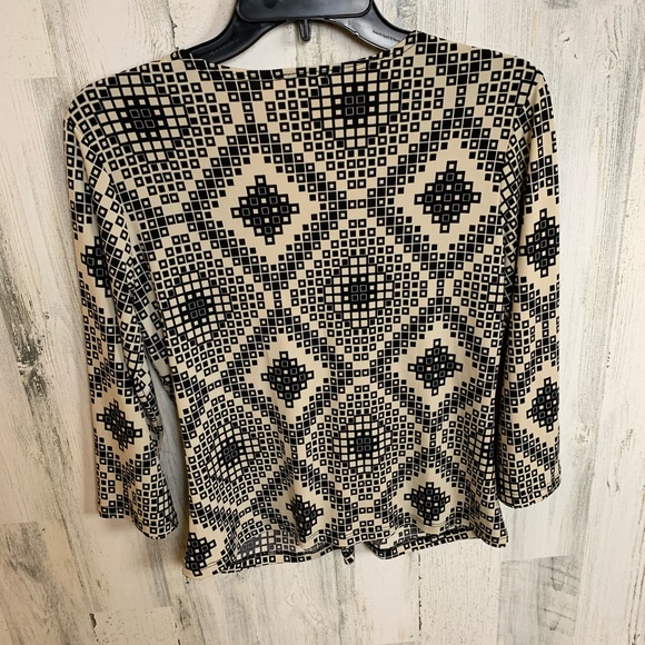 Geometric print Creative Design Works shirt. - Picture 3 of 3